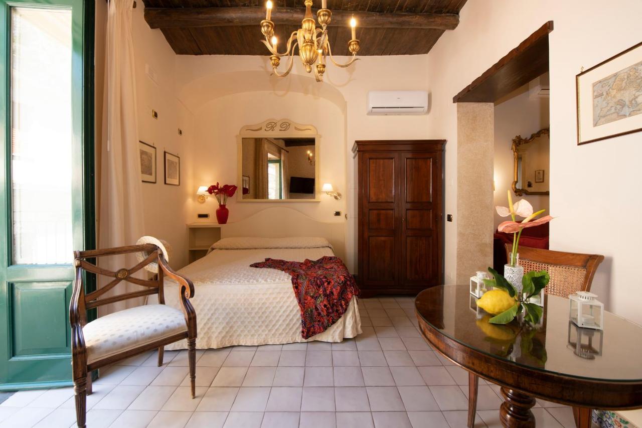 Amalfi Old Square Room & Apartments Экстерьер фото