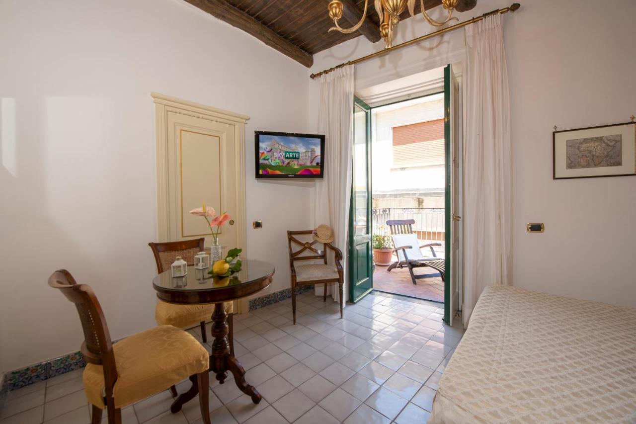 Amalfi Old Square Room & Apartments Экстерьер фото