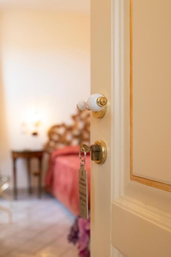 Amalfi Old Square Room & Apartments Экстерьер фото
